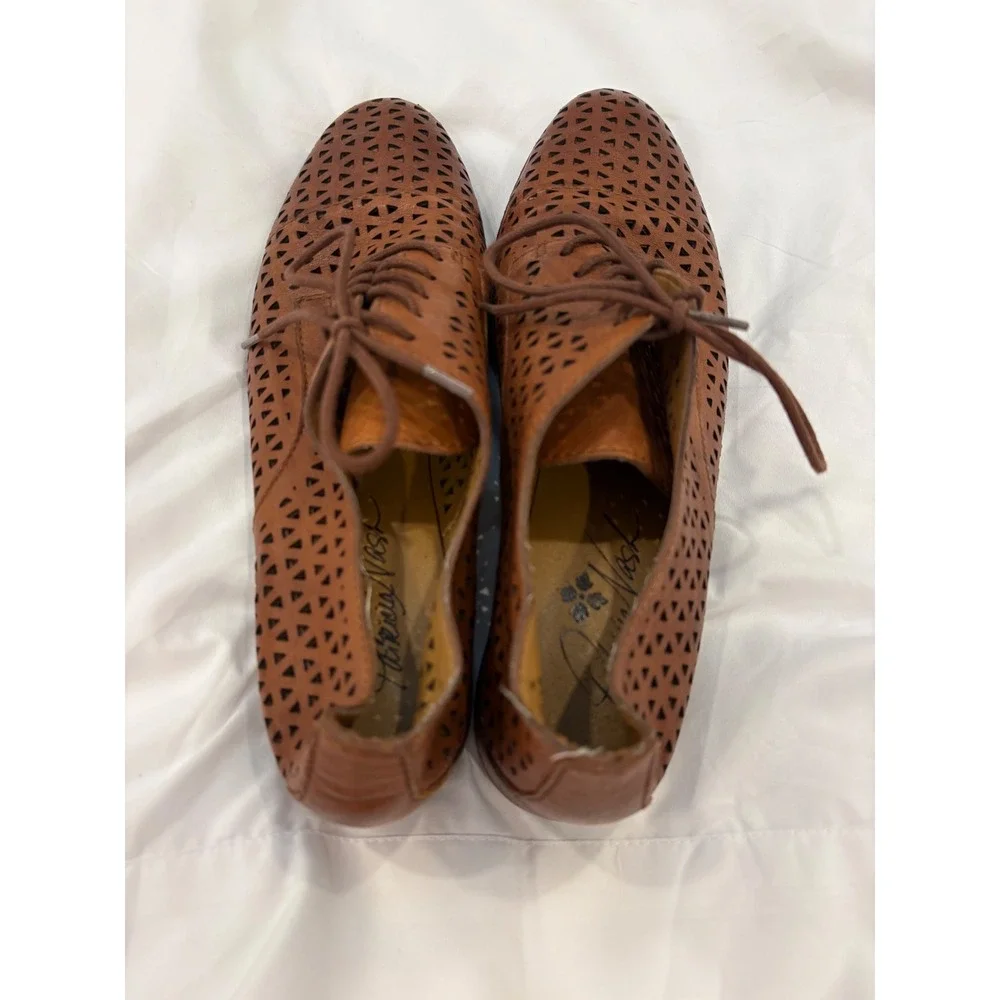 Patricia Nash Sophia Perforated Leather Oxford 7.5 Brown Lace Up Shoes DerbyBoho
